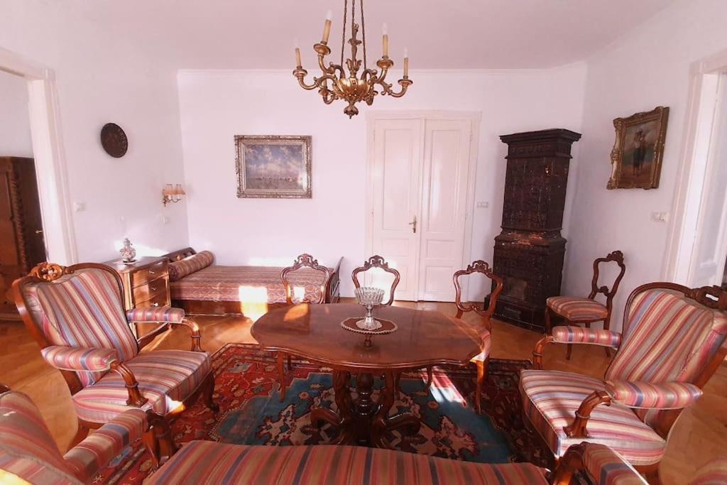 Romantic Villa - ปาปา ภายนอก รูปภาพ